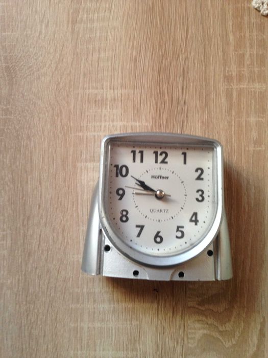 Zegarek budzik       .