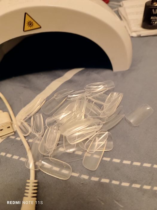 LED -UV do robienia paznokci