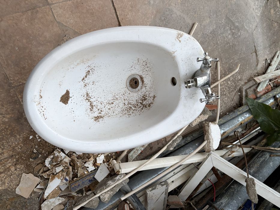 Conjunto Sanitario ( sanita, lavatorio e bidé)