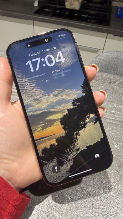 Продам iphone 14 pro заблокований