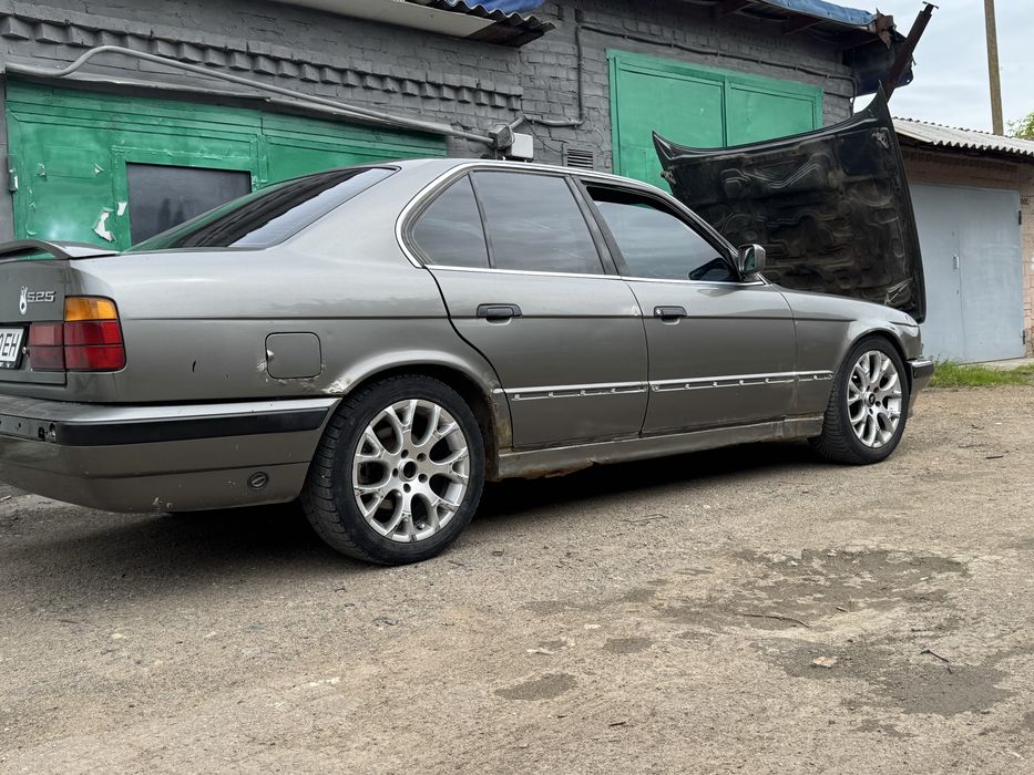 Продам BMW e34 525i