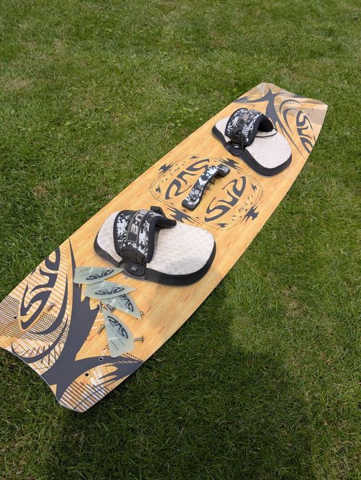 kitesurfing deska SU-2 Professional Kiteboard 134x40