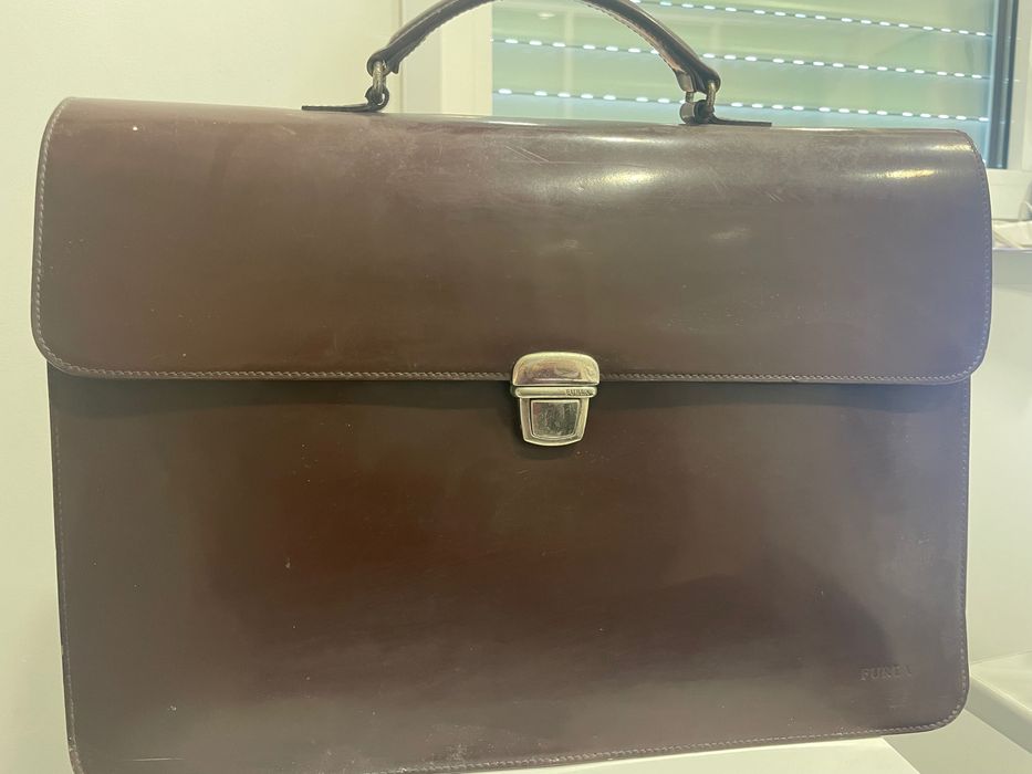 Pasta Furla pele castanha