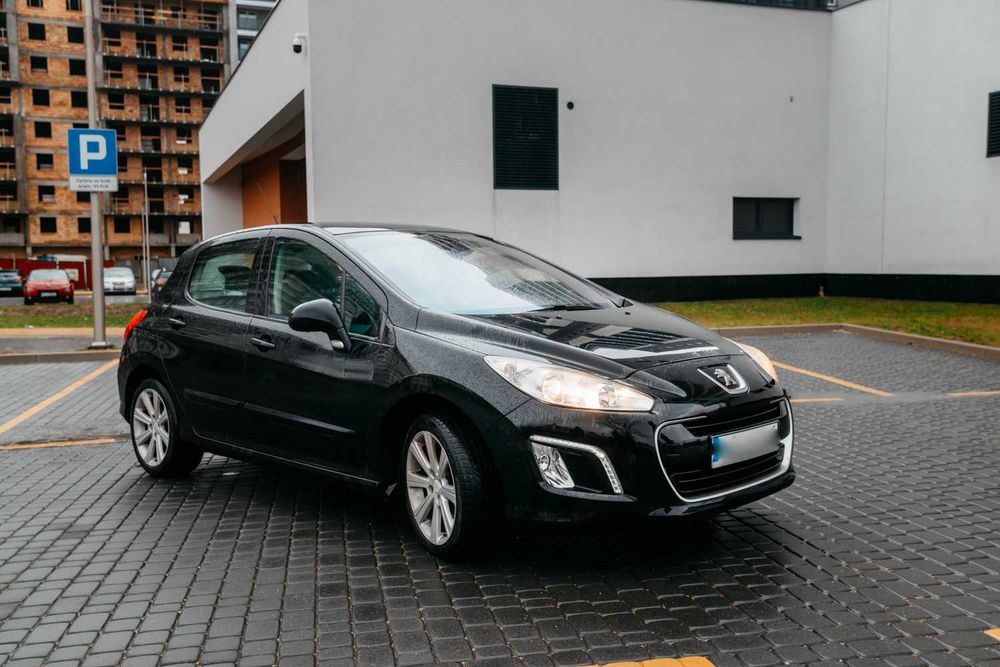 Peugeot 308 1.6 Hatchback 156 km Benzyna