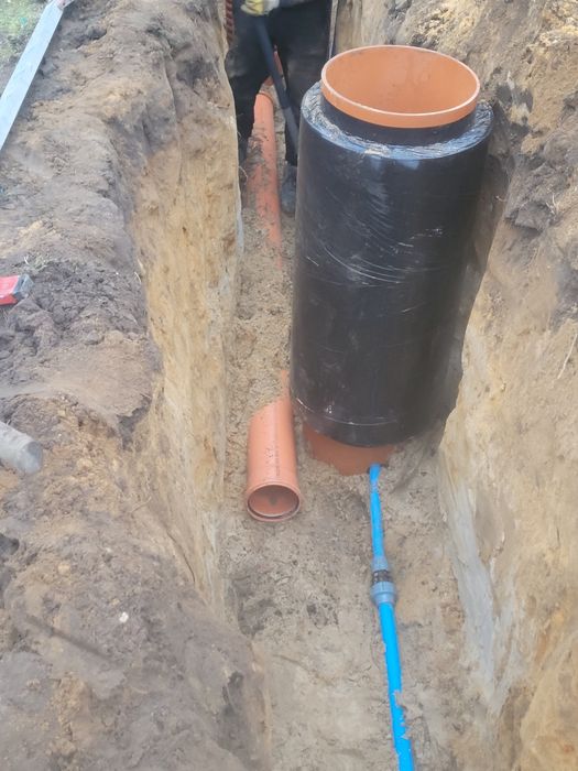 Uslugi Minikoparka 2 tony i 3 tony koparkoładowarką WYWROTKA Wiertnic