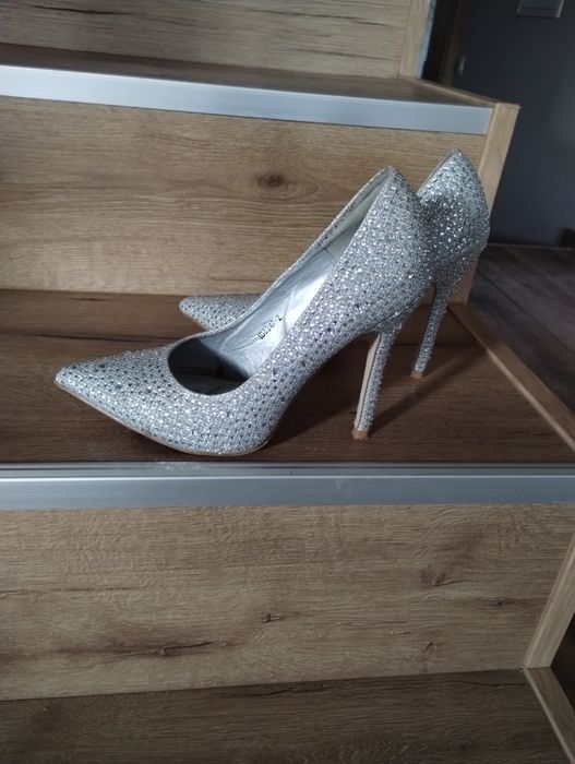 Szpilki srebrne z cyrkoniami