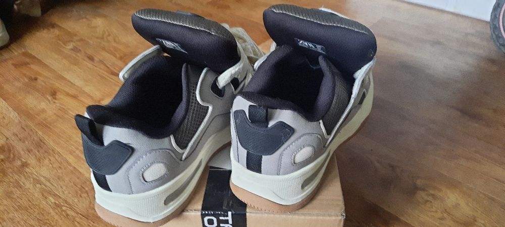 Młodzieżowe Buty Zara 43