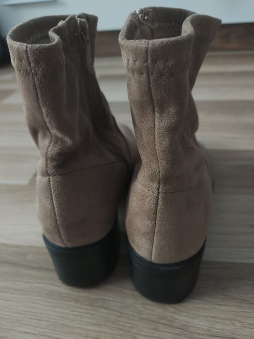 Botki zamszowe 38