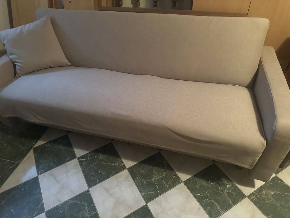 Диван для вітальні