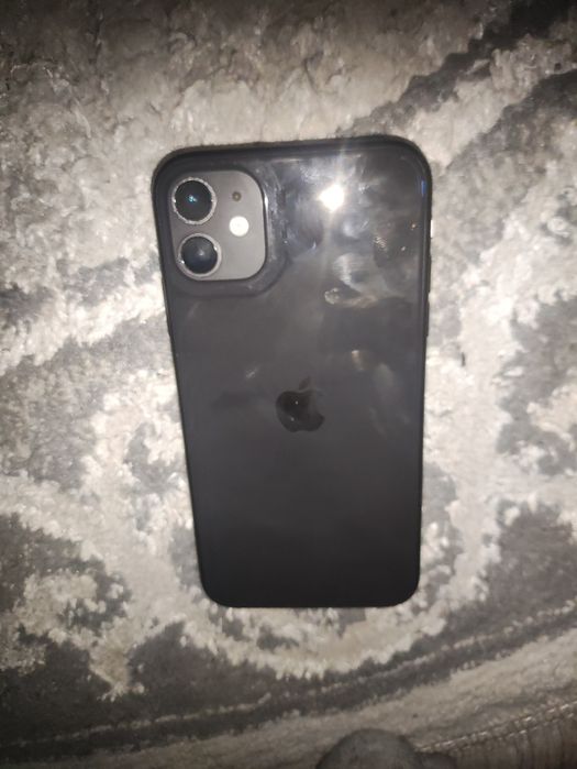 iPhone 11.  64gb