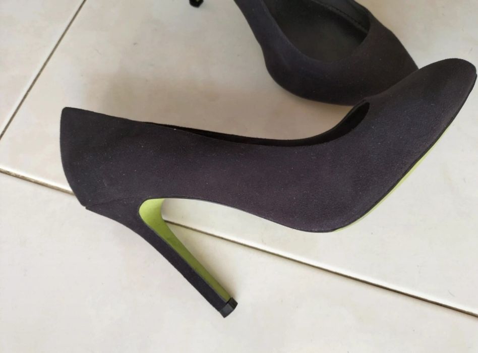 sapatos de salto alto preto - Bershka