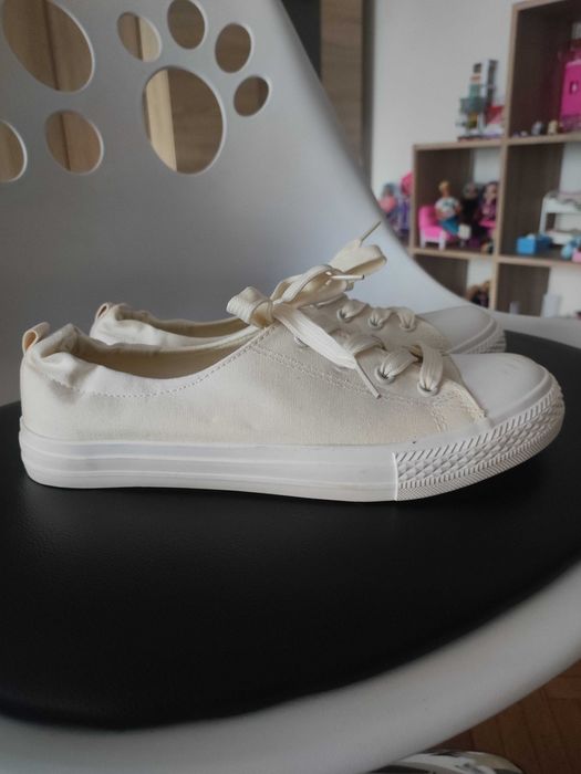 Beżowe buty sportowe trampki tenisówki 40 Jenny fairy CCC