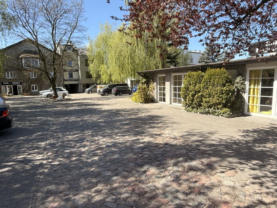 Pawilon 80 m? + parking w centrum