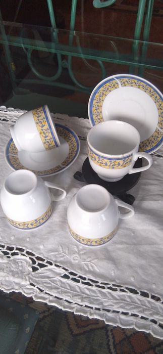 Serviço de seis chávenas de café em porcelana