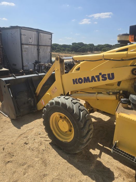 Rectroescavadora  komatsu