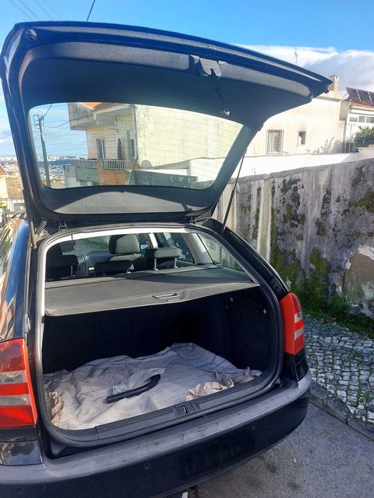 Skoda Otavia 1900cc modelo Ambient de 2006 com 490 000 kms