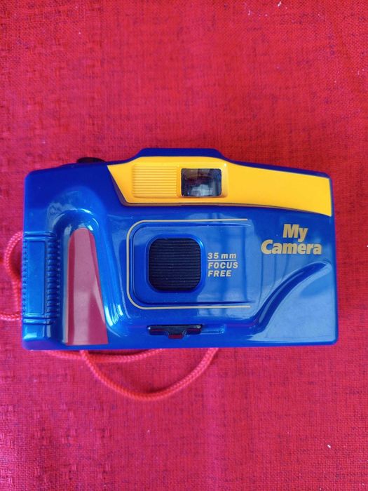 aparat analogowy plastikowy  35 mm z napisem „My Camera”,  Dł 11.5cm szer 4cm wys 7.5cm