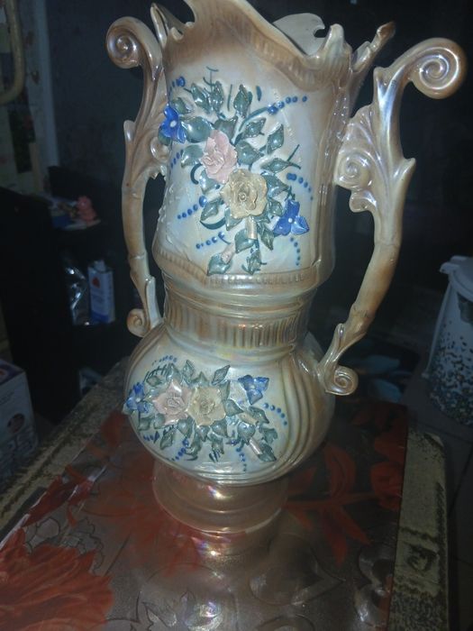 Продам вазу с лепкой