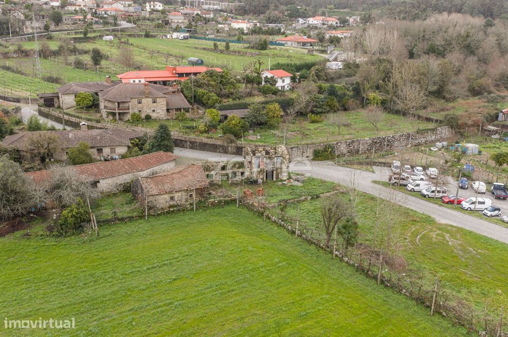 Moradia Para Recuperar em Oliveira de S. Pedro