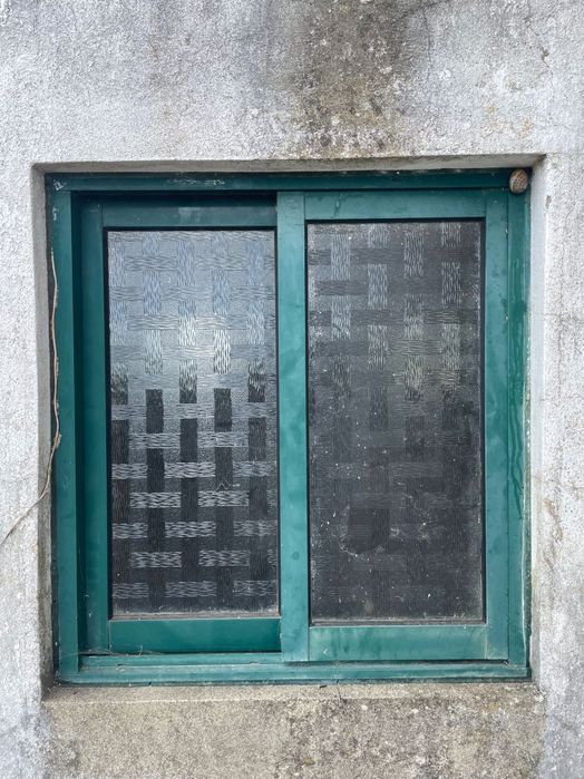 Janelas alumínio verde