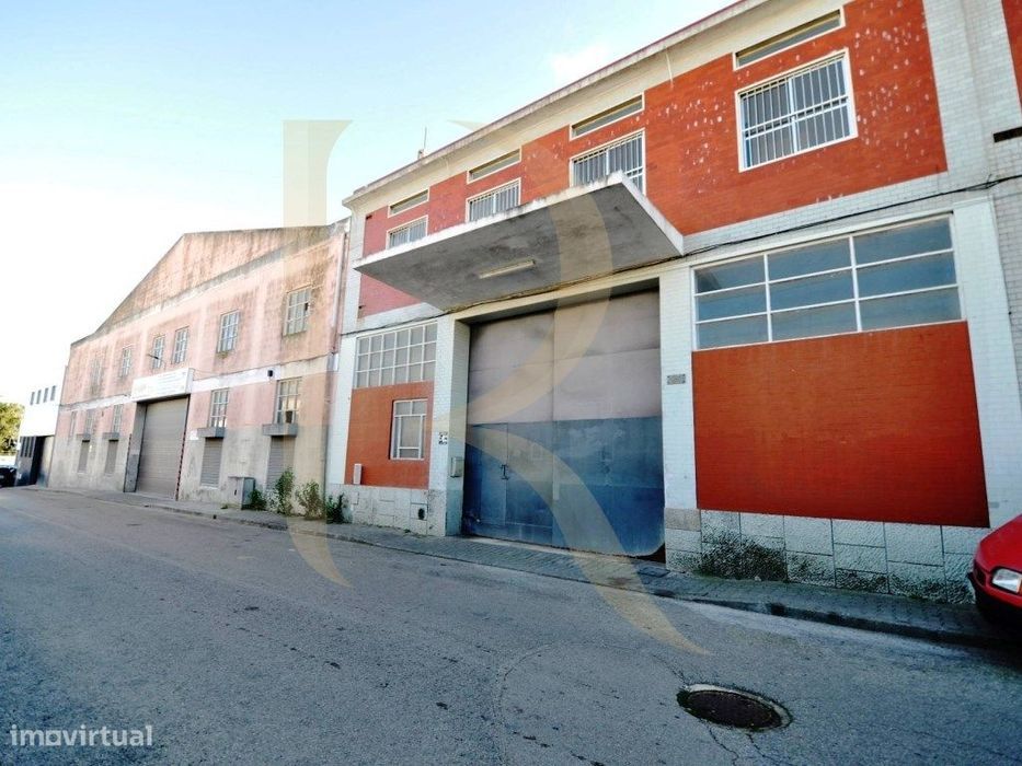 Armazém com 799 m2 , Casal do Marco - Seixal