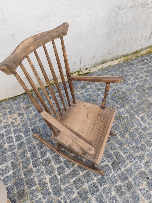 Cadeira de Baloiço Vintage em Madeira Maciça