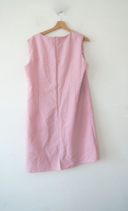 jasnorozowa prosta elegancka sukienka 38 M 40 L za kolano midi pudrowa