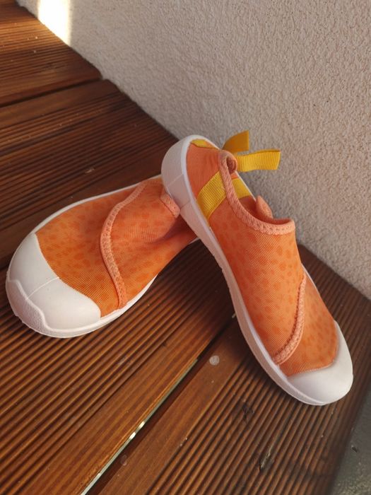 Buty do plywania