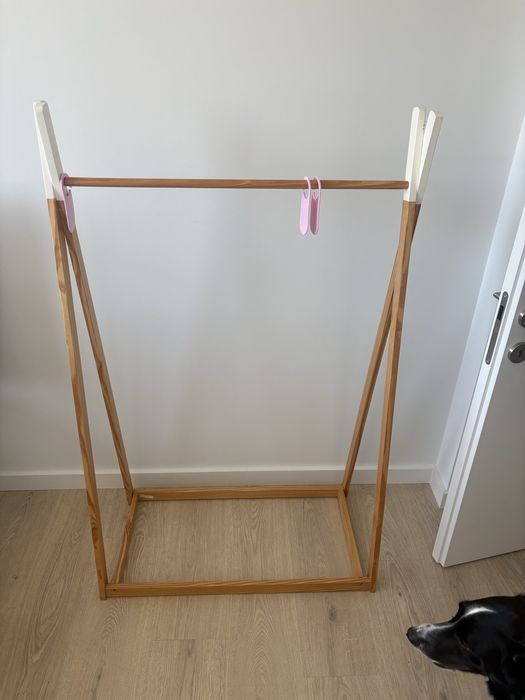Cavalete, roupeiro criança bebe montessori