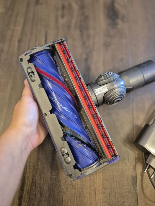 Dyson v8 używany