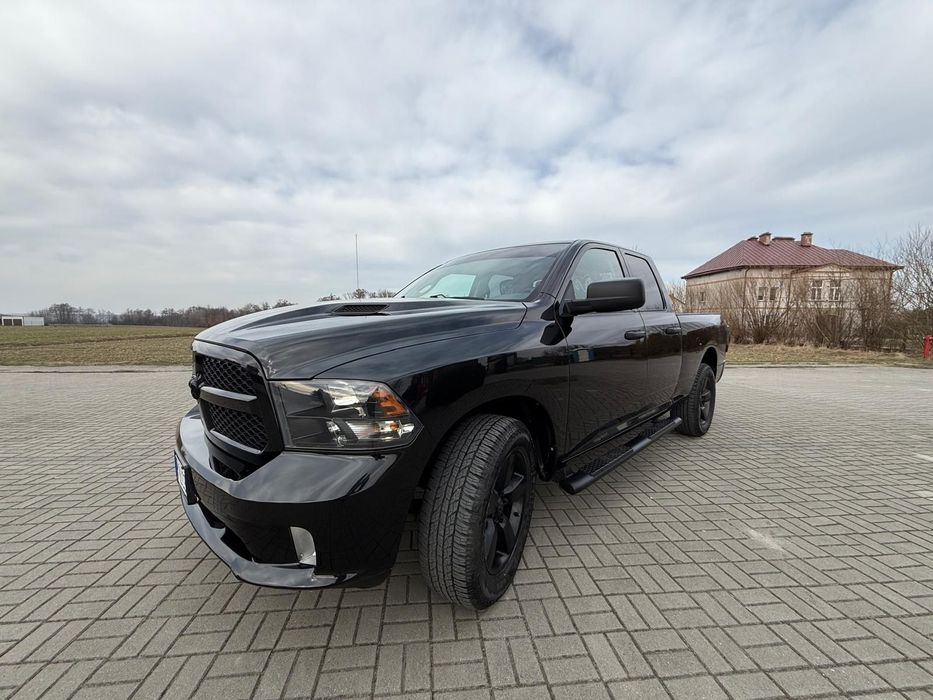 Dodge RAM RAM 1500 Classic Express Blackout QUAD CAB 4X4 5.7 HEMI V8