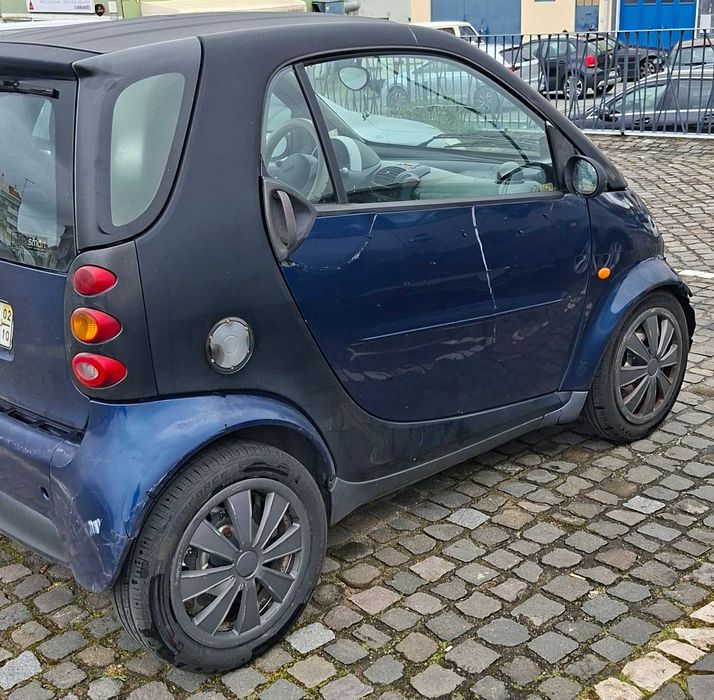 Vendo  Smart fortwo cdi 2002 AVARIADO