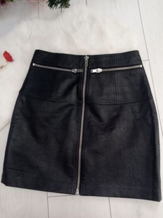 Спідниця  від фірми Stradivarius