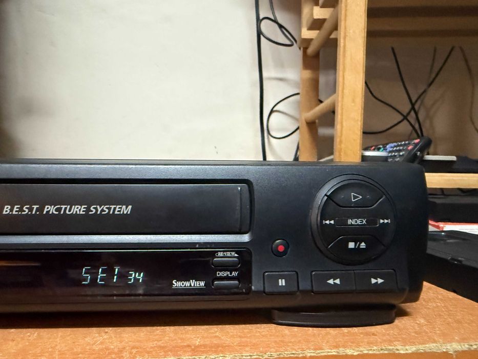 Magnetowid VHS JVC HR-J248