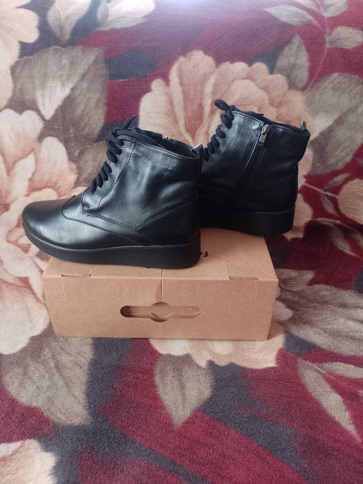 Продам ортопедичні ботинки