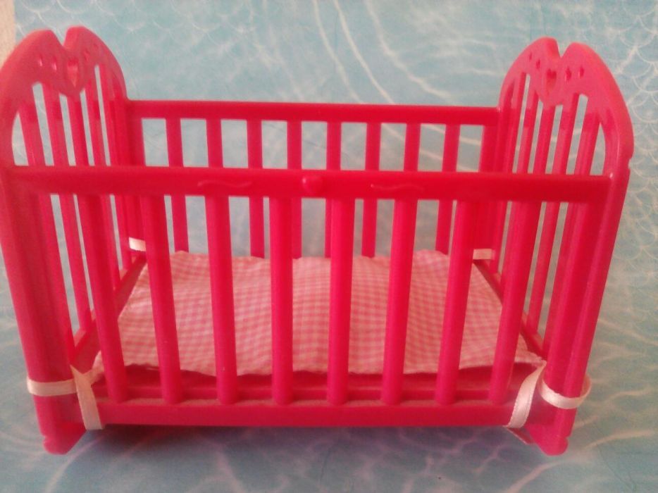 Кроватка+горшок + пупс