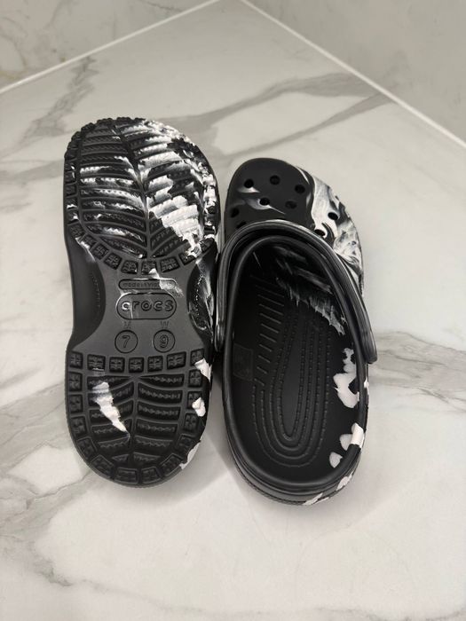 Crocs Baya Marbled Clog  Чорно-білі M7/M10