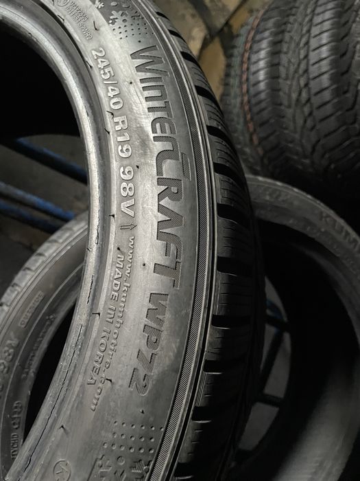 Шини 245/40/19 - 2шт Kumho WinterCraft WP72 зима
