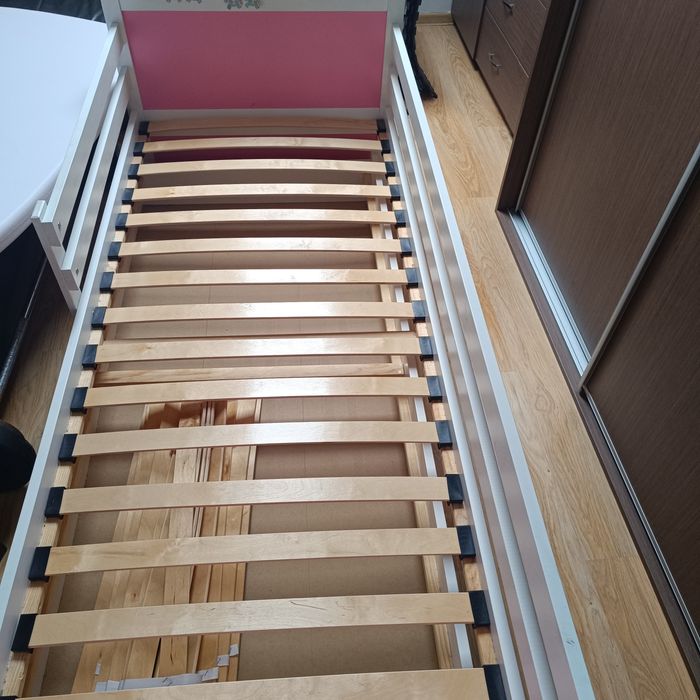 Łóżko dziecięce z wysuwanym 2 stelażem na materac