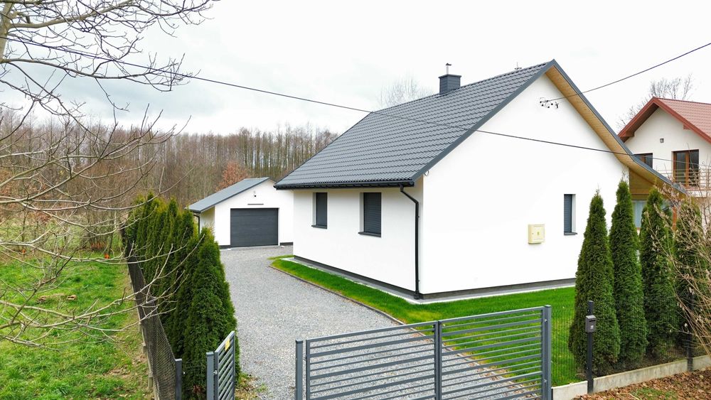 Dom wolnostojący z garażem /Ropczyce/Gotowy do zamieszkania