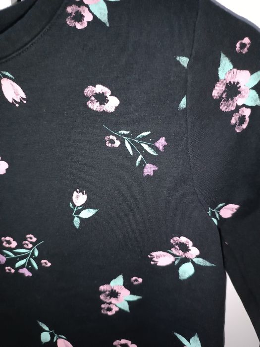 Czarna dresowa sukienka cool club kwiaty