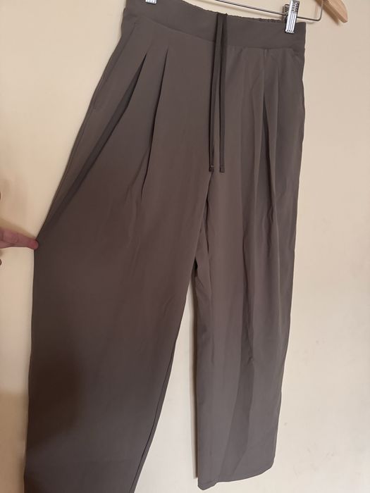 широкі жіночі брюки Uniqlo