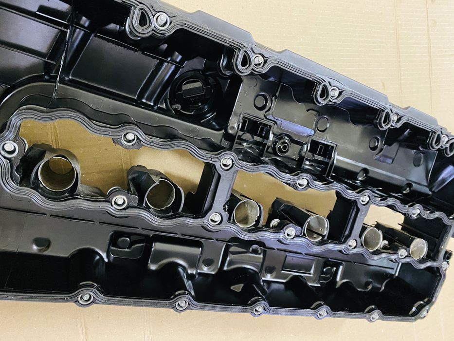 Кришка клапанна бмв N54 мотор двигун bmw