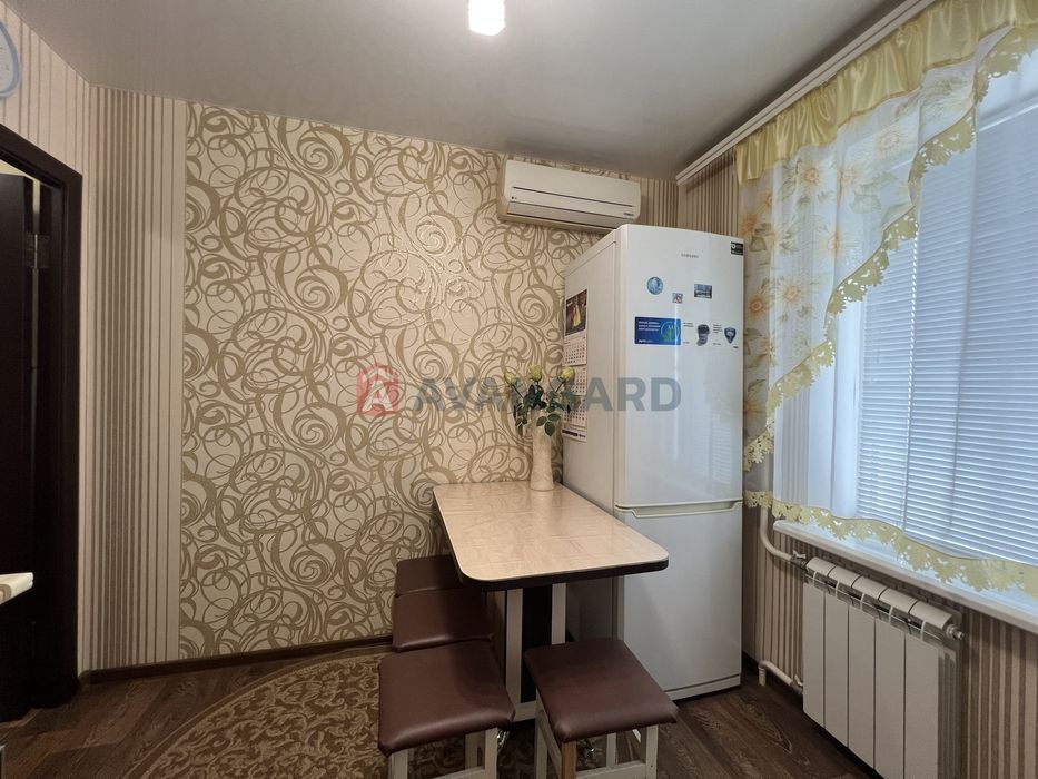 Продаеться 2 кім квартира