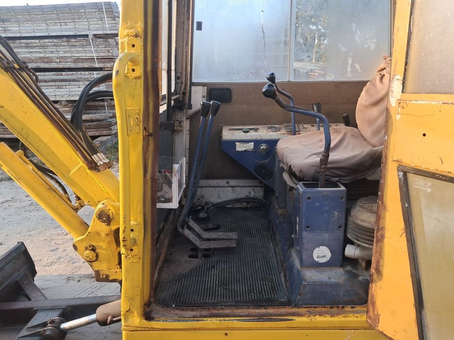 Vendo mine giratoria de 3 toneladas
