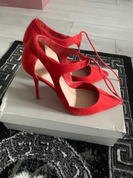 Czerwone szpilki Kurt Geiger rozm. 40