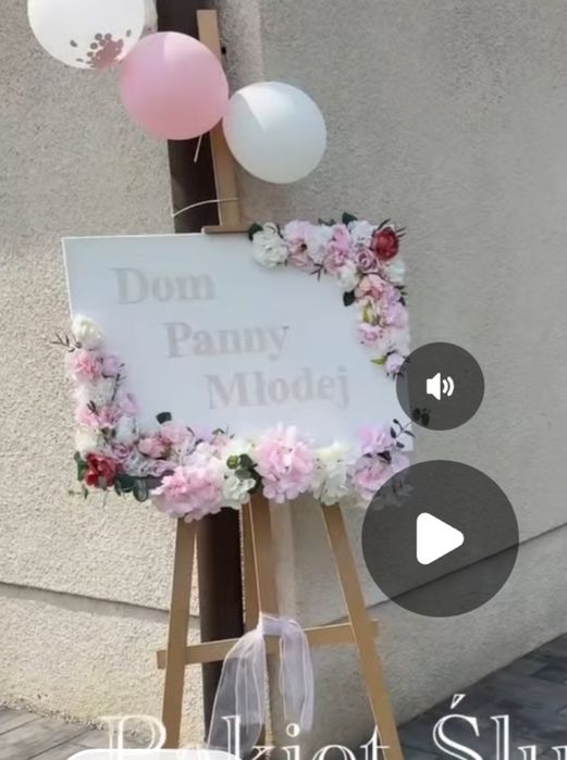 Tablica powitalna Dom Panny młodej że sztalugą