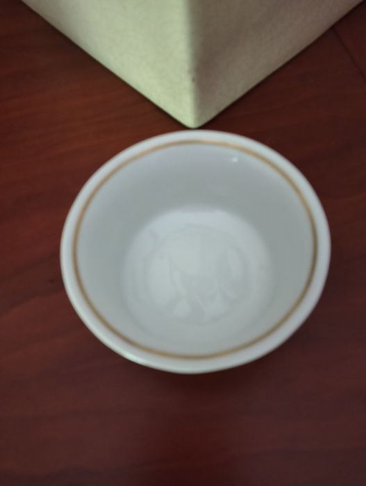 Antiga Tigela / Taça em Porcelana Vista Alegre Pintada à Mão - 10cm