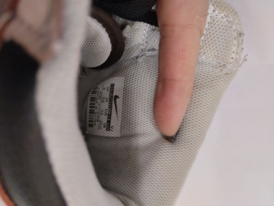 Кросівки Nike шкіряні вживані 38 р. 25 см устілка