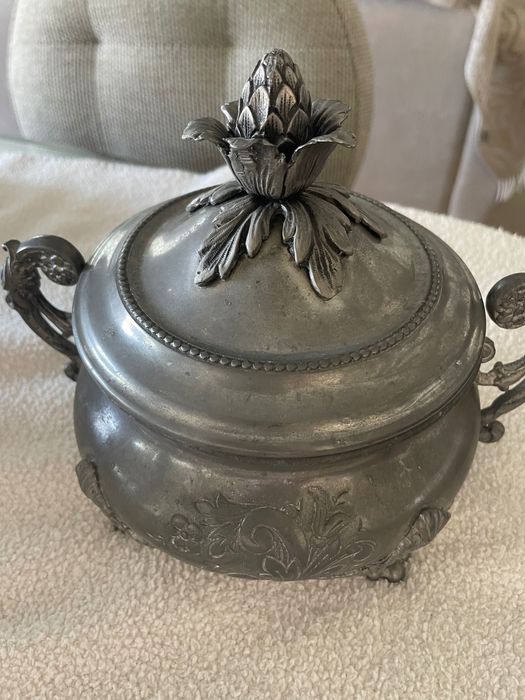 Conjunto de 7 peças decorativas em estanho